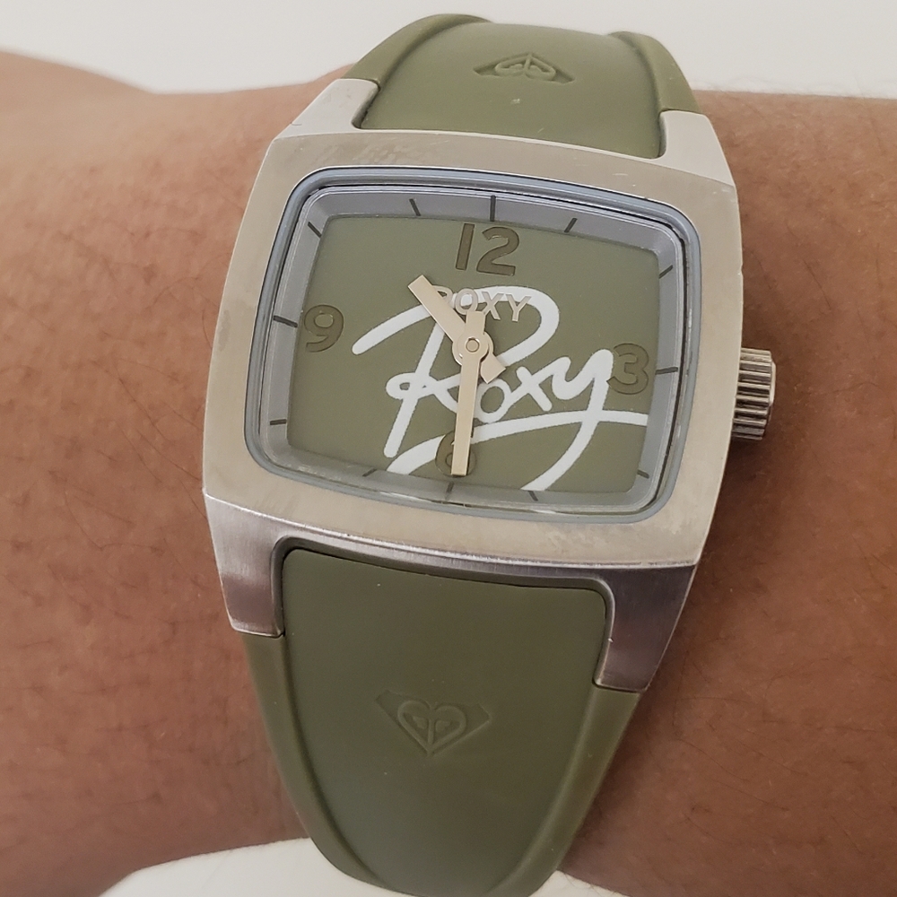 - Roxy Gill Watch